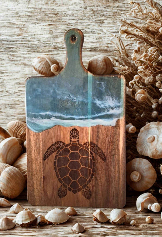 Resin decorated wooden board