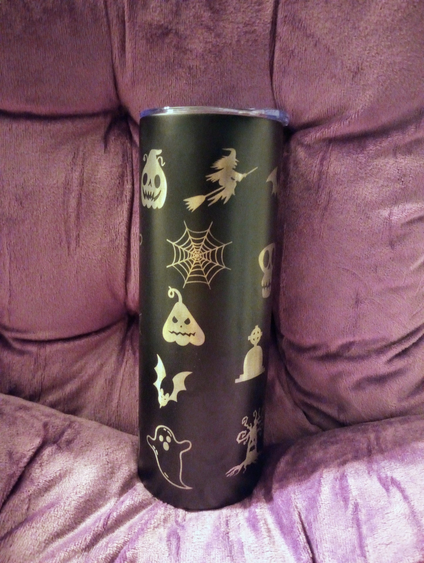 black 20 oz. Halloween tumbler